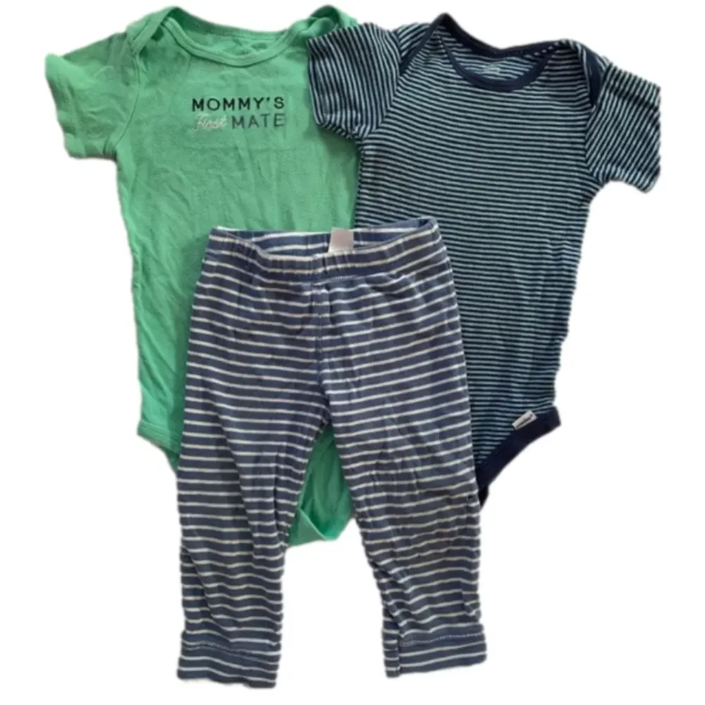 Carter’s Mommy’s First Mate 2 Piece Set and Gerber Onesie Size
